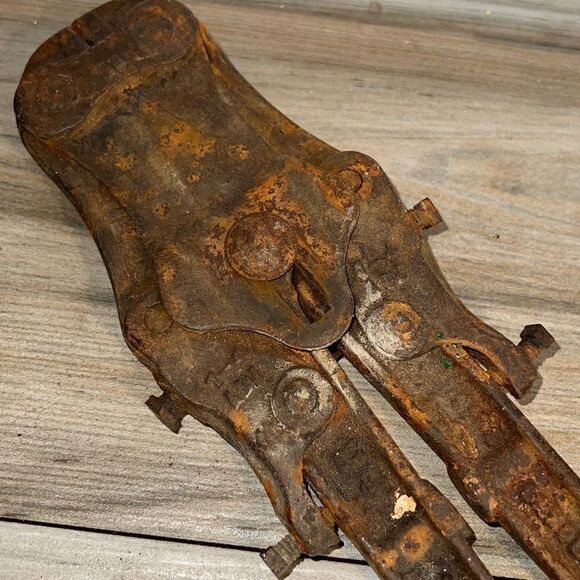 VINTAGE CAROLUS No. 14 BOLT CUTTER STERLING ILLINOIS Pat May 23, 1905 - Picture 8 of 10